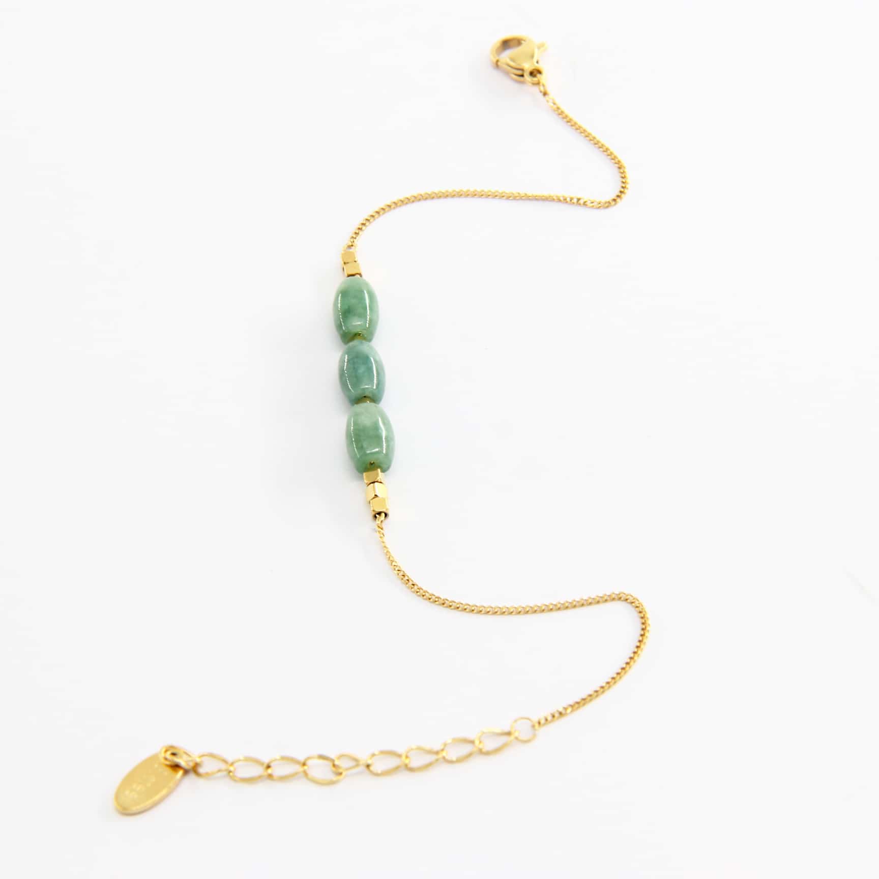 طقم قلادة وسوار أخضر بتفاصيل ذهبية – لمسة أناقة راقية 5 طقم قلادة وسوار أخضر بتفاصيل ذهبية – لمسة أناقة راقية - الصورة 5